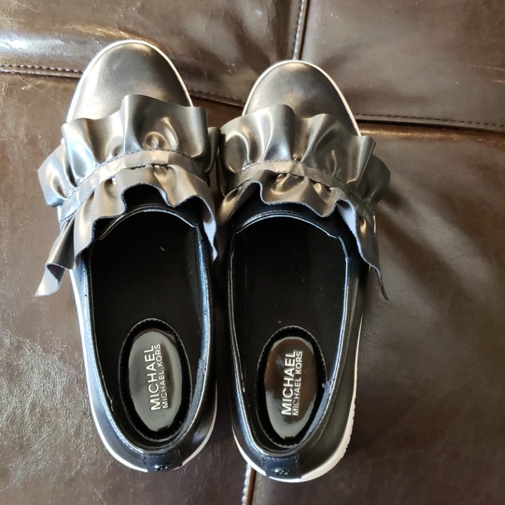 Black shoes
